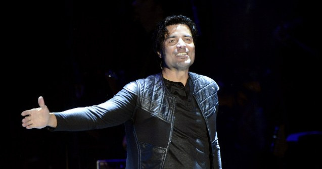 ¡Sorpresa! Chayanne ayuda a joven enamorado a pedir matrimonio a su novia