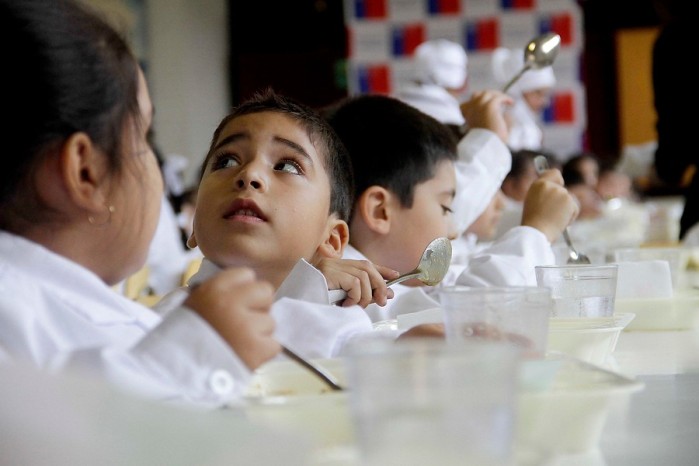 Junaeb publica fechas de postulación a becas y programas para escolares y universitarios