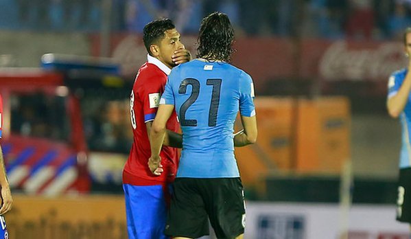 Cavani reveló qué fue lo que le dijo Jara al finalizar el partido en Montevideo