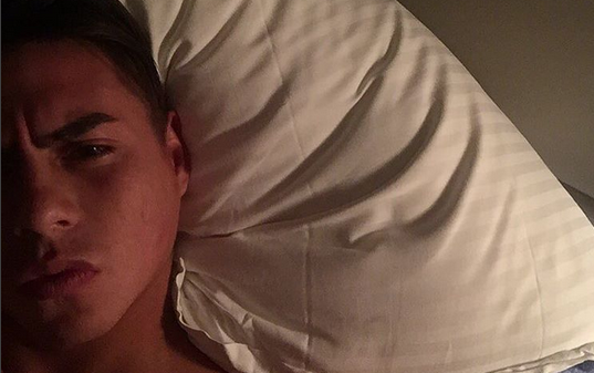 El sexy e intrigante nuevo tatuaje que recorre el brazo de Eduardo Vargas