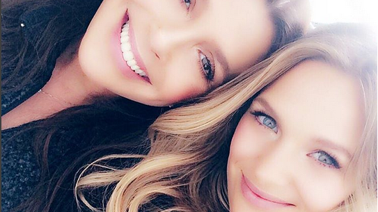 Carolina Arregui deslumbra a sus fans con sensual foto en bikini junto a su hija Mayte