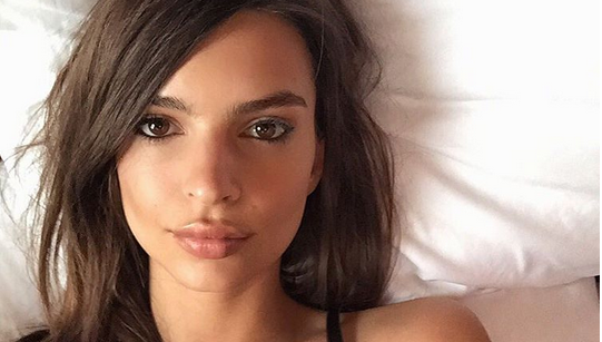 ¡No para! El nuevo y sensual topless de Emily Ratajkowski que cautivó en Instagram