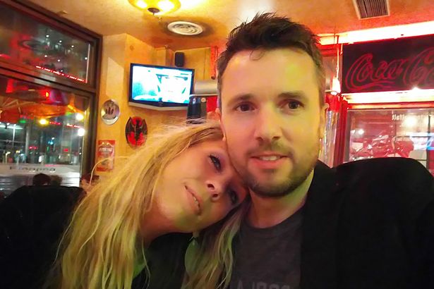 Joven encontró la manera perfecta de proponerle matrimonio a su novia que odia las joyas