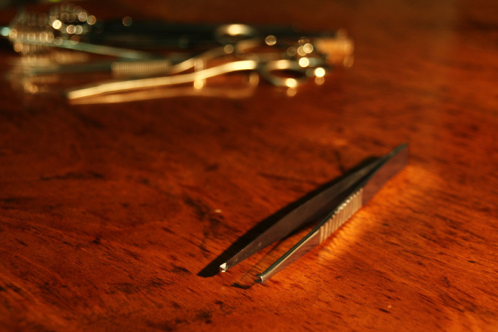 Danés enfrenta la ley luego de hallazgo de 21 vaginas mutiladas en su casa