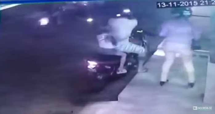 Padre repelió a delincuentes con arma de fuego en Brasil: Su hija estaba abrazada a él