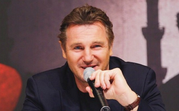 El actor Liam Neeson impacta con irreconocible aspecto para nueva película