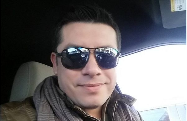 Leandro Martínez comparte por primera vez una foto junto a sus trillizas