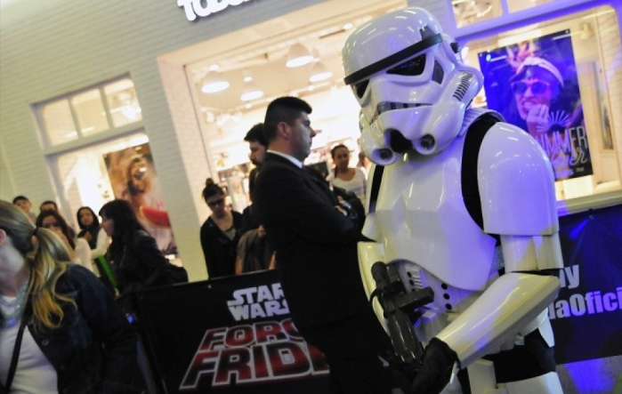 Inéditas imágenes revela el nuevo trailer japonés de Star Wars VII