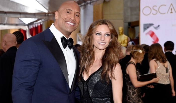 La Roca derrite corazones con la primera foto de su bebé: Reveló su nombre