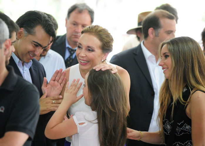 La razón por la que Karen Doggenweiler no ve hace casi 3 meses a su esposo