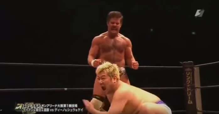 La hilarante llave de combate con que un luchador dejó llorando a su rival