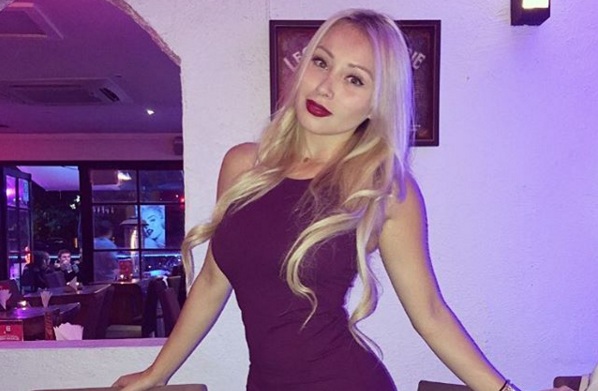 Con foto de infarto Daniella Chávez celebró el millón de fans en Instagram