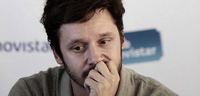 Captan a Benjamín Vicuña sacando sus cosas del departamento de Pampita