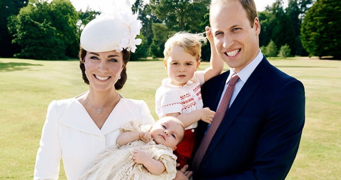 ¿Will y Kate retocaron a su bebé en una foto? Este detalle lo evidenciaría