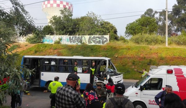 Una veintena de lesionados deja accidente de tránsito en Viña del Mar