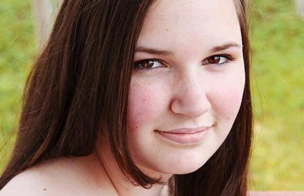 Sus compañeros la votaron como la niña “más fea” del colegio: Así contestó