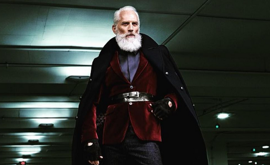 Delgado y a la moda: Campaña muestra una renovada imagen del Viejo Pascuero