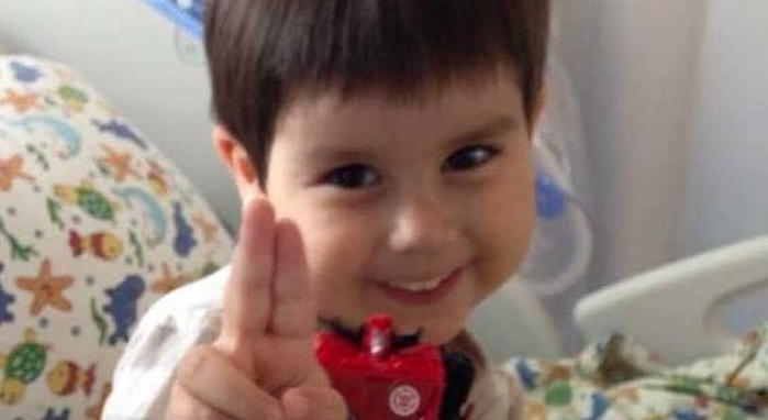 Familia osornina está desesperada: Su hijo de 4 años necesita un corazón