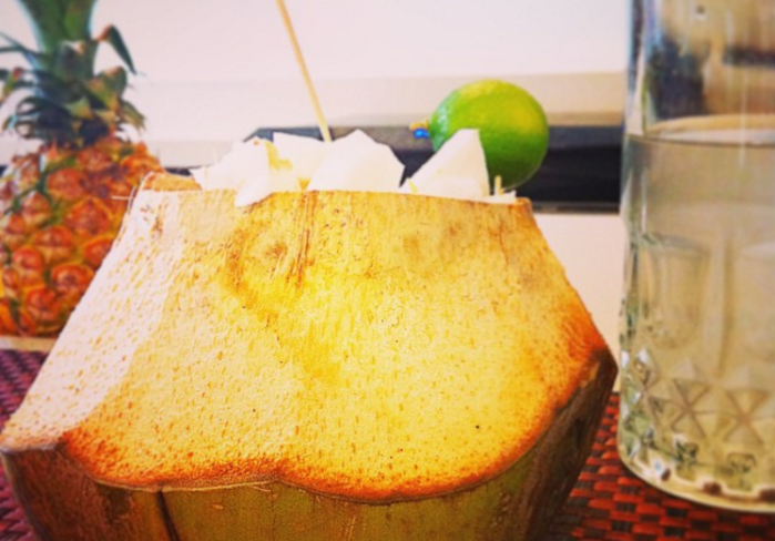 Cómo preparar una bebida hidratante en casa post Año Nuevo