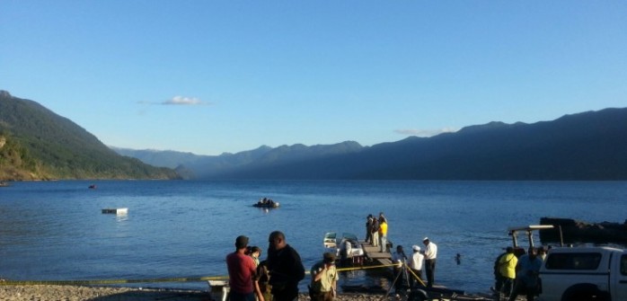 Un adulto y dos menores muertos por volcamiento en lago Riñihue: Hay otros 3 desaparecidos