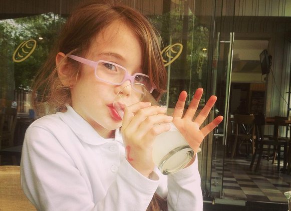 Millaray Viera enterneció a seguidores de Instagram con video de su hija cantando