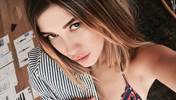 Michelle Gallego Salas: La sexy hija 