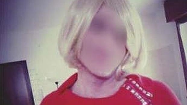 Polémica en Italia por profesor que llegó vestido de mujer a dar su clase
