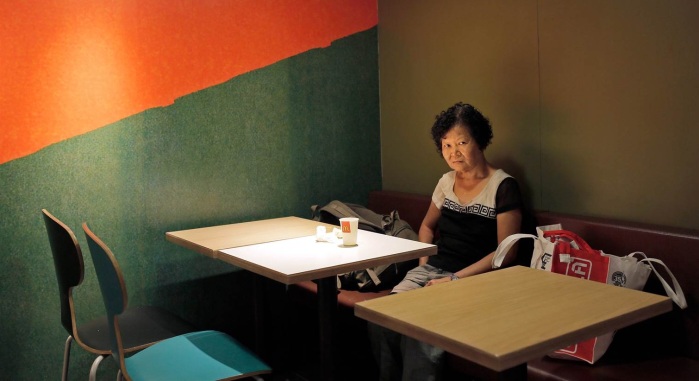 Hallan a madre desaparecida por 5 años: Vivía como indigente en McDonald's de Hong Kong