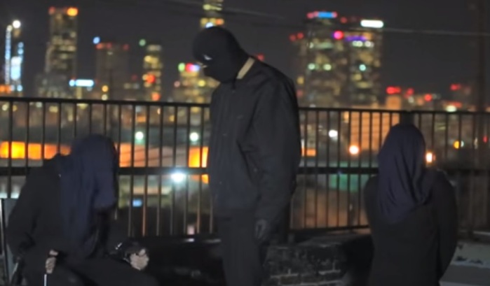 ¿Cómo reaccionarías? La cruel broma de youtuber que enfureció a los cibernautas