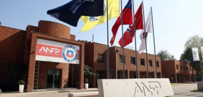 Es casi un hecho: El destacado entrenador argentino que dirigiría la selección chilena