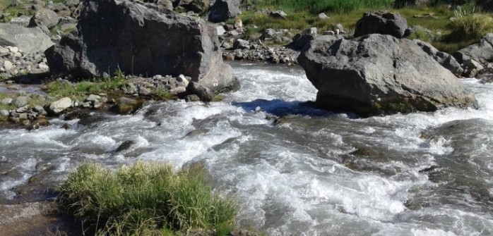 Padre murió ahogado en el río Teno: intentó rescatar a su hijo de las aguas