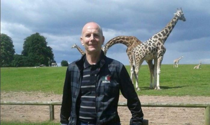 El noble gesto de un chofer irlandés con una abuela que da la vuelta al mundo