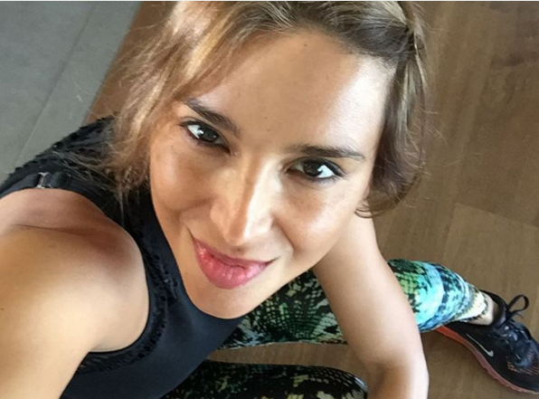 Carla Ballero preocupa a sus fans tras compartir imagen donde luce extremadamente delgada