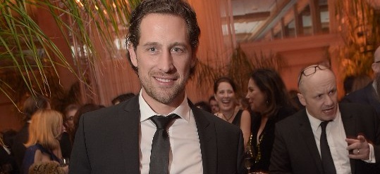 Familiares guapos de estrellas se robaron las miradas en los 'Globos de Oro'