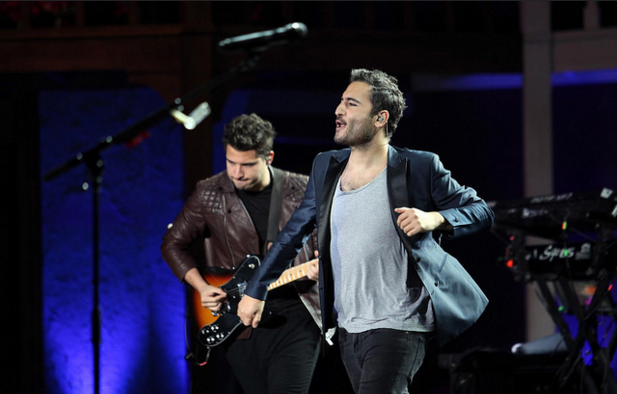 El error que cometió vocalista de Reik en Festival de Olmué y que no pasó desapercibido