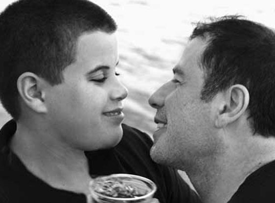 John Travolta comparte emotiva reflexión a siete años de la muerte de su hijo