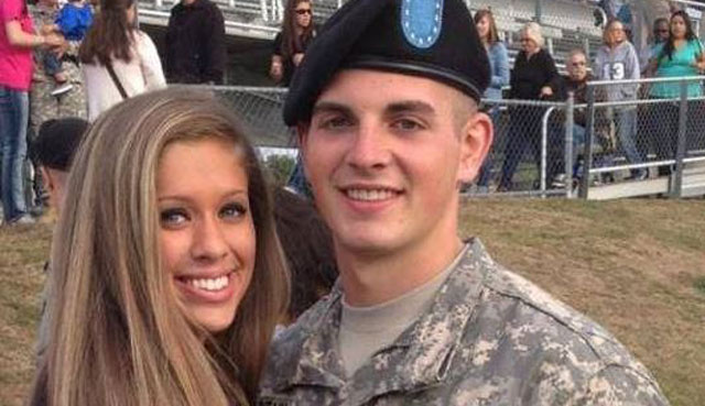 Compartió una foto junto su novia en la red: Descubrió que es actriz porno