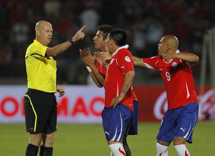 Clasificatorias: Brasileño Heber Lopes arbitrará duelo Chile-Argentina