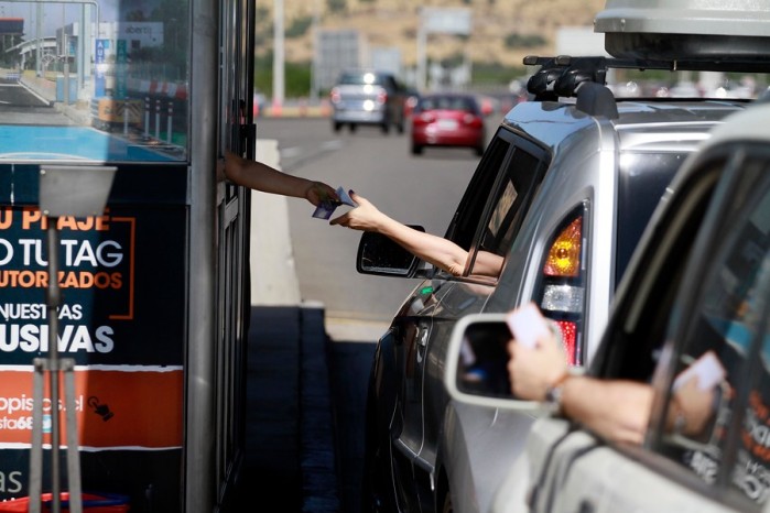 El polémico video que muestra cómo evadir el pago de un peaje