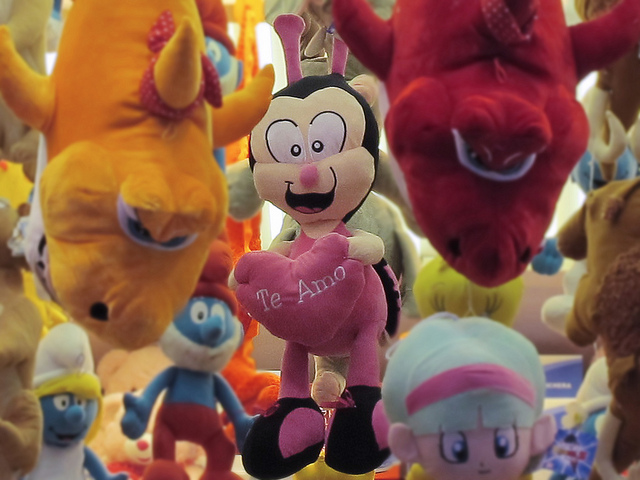 Tuiteros comienzan campaña para evitar regalos 'flaites' este 14 de febrero