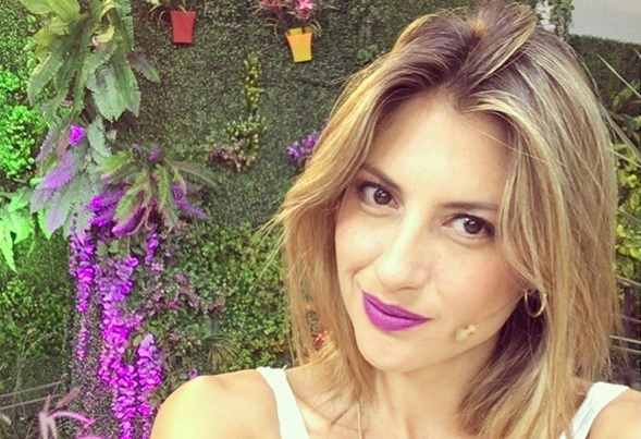 Adiós mechas rubias: Karen Bejarano revela elegante nuevo look en Instagram