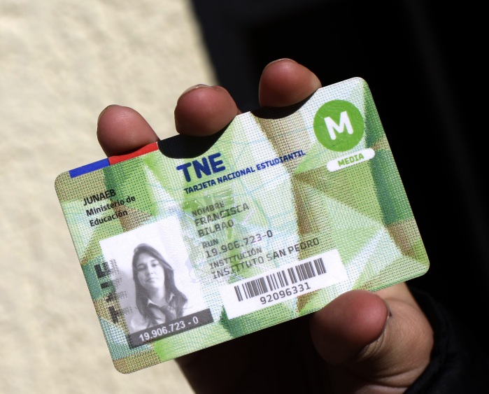 Conoce hasta cuándo podrás usar la TNE 2015 y cómo revalidarla