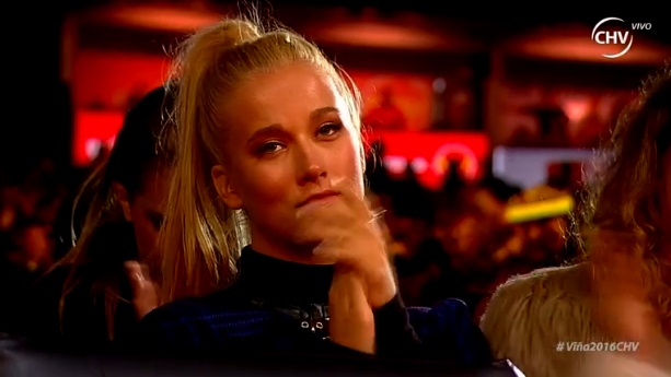 Famosos no pudieron esconder su incomodidad ante las pifias a Ricardo Meruane