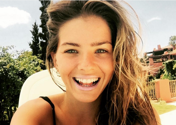 China Suárez comparte provocativa foto de afiche de 