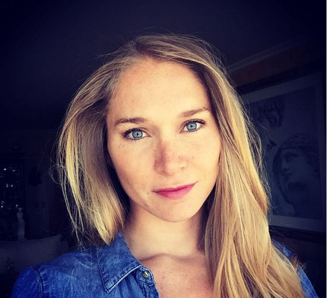 Actriz que interpreta a la 