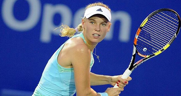 Tenista danesa deslumbra en redes sociales con osado cuerpo pintado