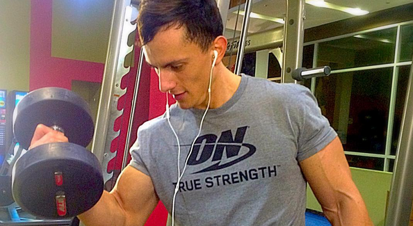 Hermano de Alejandra Fosalba junta dinero con sexy 