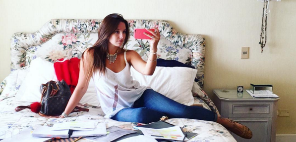 Kel Calderon enamoró a sus seguidores con fotografías en la piscina