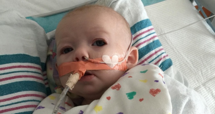 Papá casi perdió a su bebé por no lavar sus manos: Le contagió peligroso cuadro