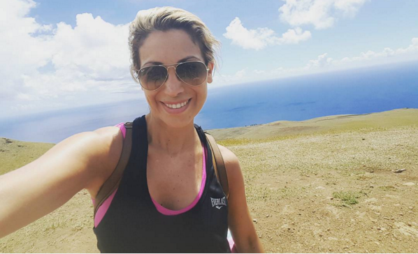 Las sexys fotos de Yamna Lobos de vacaciones en Isla de Pascua